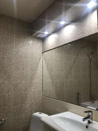 Апартаменты Apartment near Dnipro Arena Днепр Апартаменты с видом на реку-11